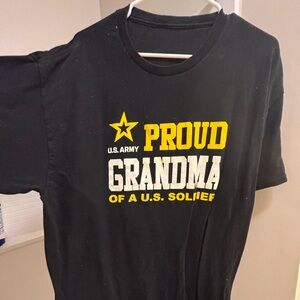 Proud Grandma U.S. Army T-Shirt - Black